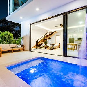 Mvillas Luxury Villas With Beach Club Access & Sauna